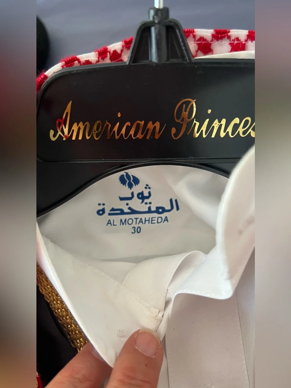 Traditional Red and White Keffiyeh shmagh,Thob&boys Bisht 30 طقم طفل خليجي
